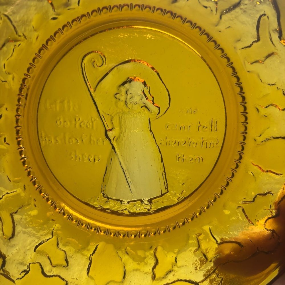 Vintage Tiara Indiana Glass Amber Children's Nursery Rhyme Plates Set of 4 - Picture 4 of 7